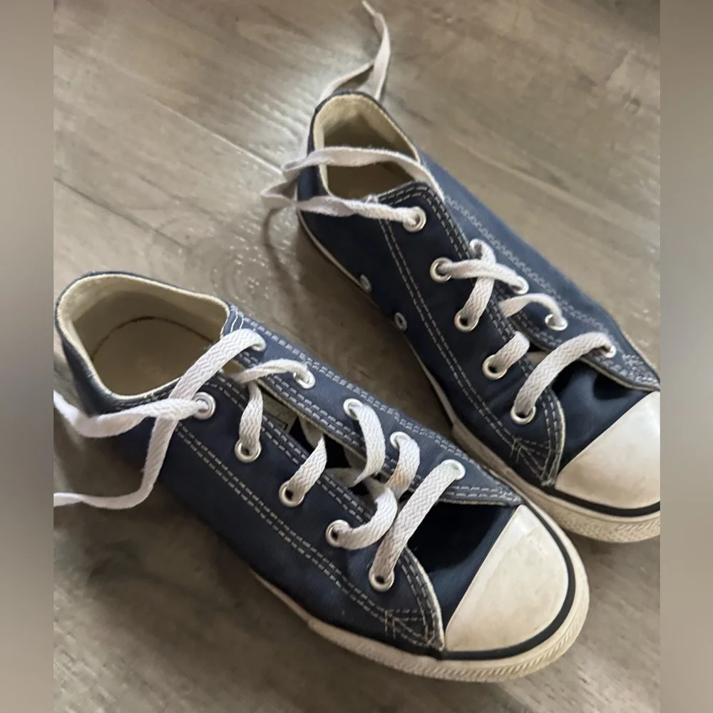 Kids navy converse